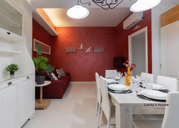 Lucky's House - 400mt To Metro A, 3 Bedrooms, 6-8 Pax, A-c, *