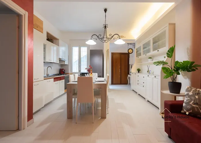 Apartment Lucky's House - 400mt To Metro A, 3 Bedrooms, 6-8 Pax, A-c, *