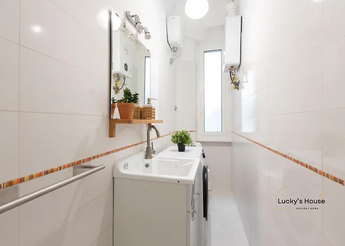 Lucky's House - 400mt To Metro A, 3 Bedrooms, 6-8 Pax, A-c, Apartment *