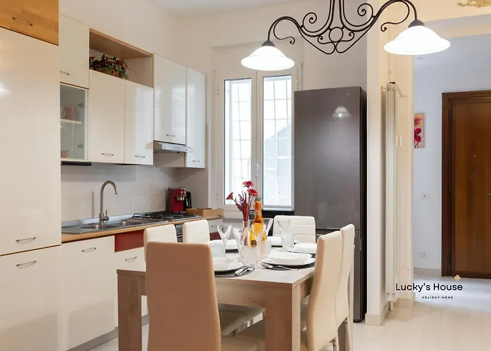 Apartment Lucky's House - 400mt To Metro A, 3 Bedrooms, 6-8 Pax, A-c, Rom