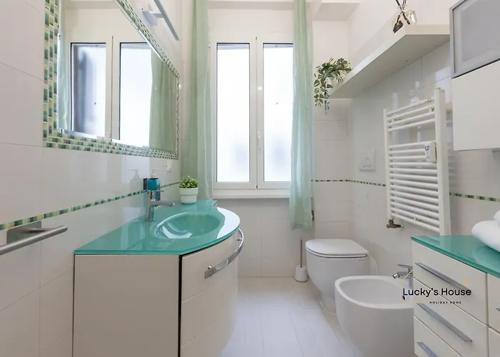 Lucky's House - 400mt To Metro A, 3 Bedrooms, 6-8 Pax, A-c, Apartment Rom