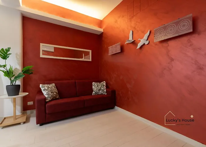 Apartment Lucky's House - 400mt To Metro A, 3 Bedrooms, 6-8 Pax, A-c, Rom