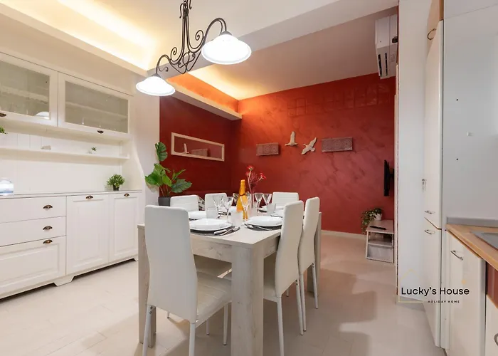 Lucky's House - 400mt To Metro A, 3 Bedrooms, 6-8 Pax, A-c, *
