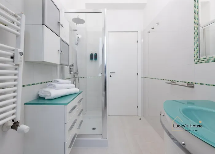 Lucky's House - 400mt To Metro A, 3 Bedrooms, 6-8 Pax, A-c, * Rom