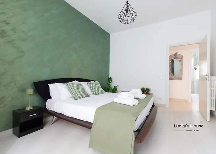 Lucky's House - 400mt To Metro A, 3 Bedrooms, 6-8 Pax, A-c,