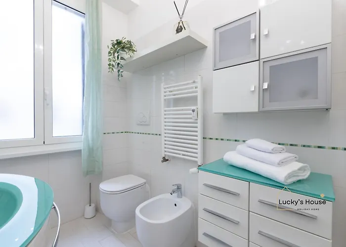 Lucky's House - 400mt To Metro A, 3 Bedrooms, 6-8 Pax, A-c, Apartment *