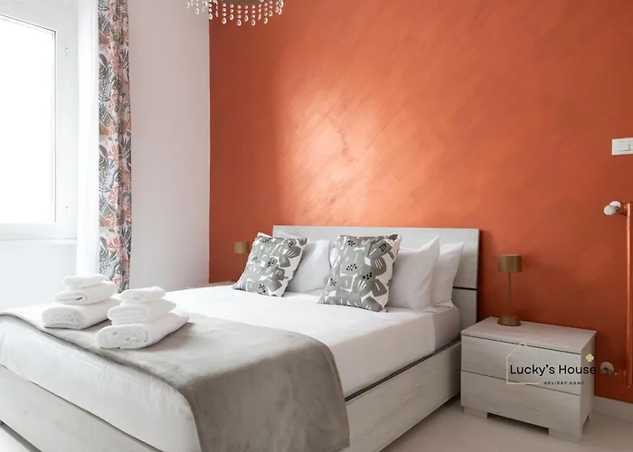 Lucky's House - 400mt To Metro A, 3 Bedrooms, 6-8 Pax, A-c, Rom
