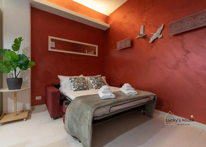 Lucky's House - 400mt To Metro A, 3 Bedrooms, 6-8 Pax, A-c, *